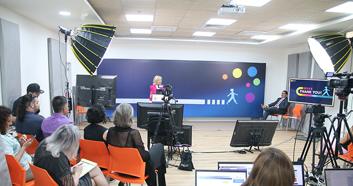 в этом году поездки были сокращены из-за Covid-19, конференция проходила в режиме онлайн. В ней приняли участие руководители из более 1000 центров 39 стран мира.